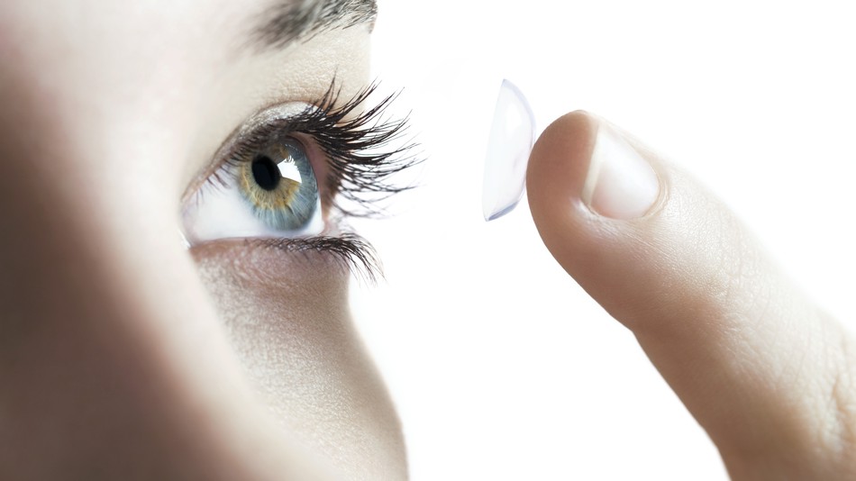 The Benefits of Switching to Contact Lenses Medicine Line